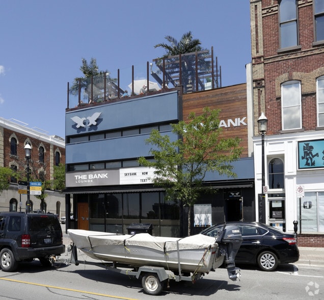 66 Dunlop St E, Barrie, ON à louer - Photo du bâtiment - Image 2 de 51