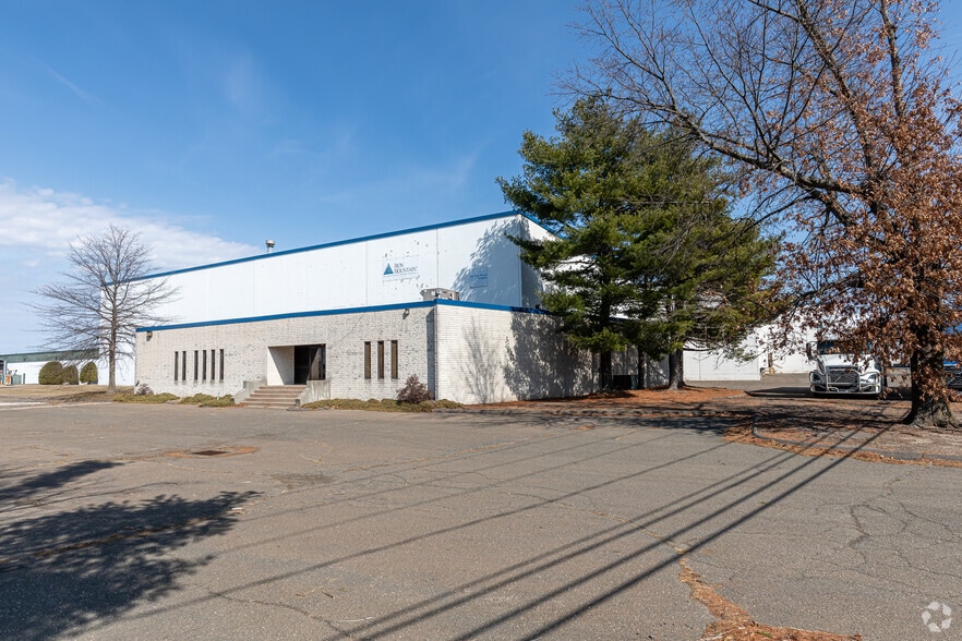 293 Ella Grasso Tpke, Windsor Locks, CT for lease - Primary Photo - Image 1 of 2
