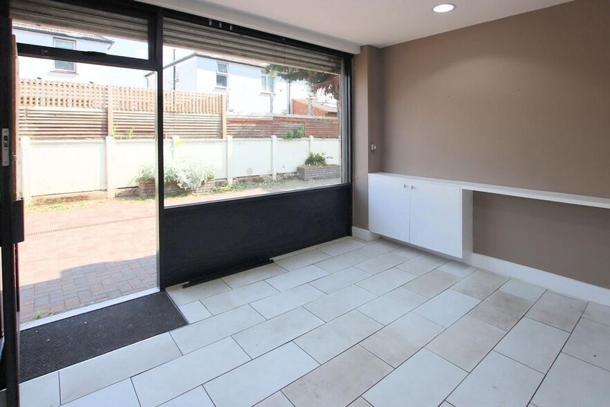 4-5 Purley Oaks Rd, South Croydon for sale - Building Photo - Image 2 of 6