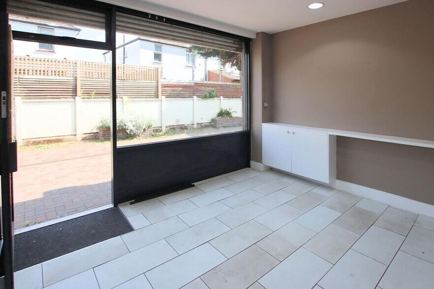 4-5 Purley Oaks Rd, South Croydon à vendre - Photo du bâtiment - Image 2 de 6