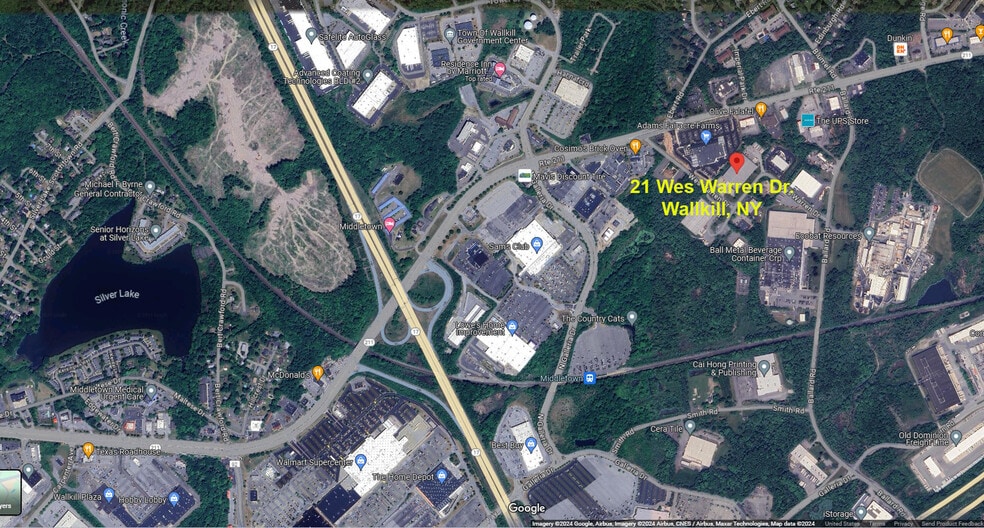 21 Wes Warren Dr, Middletown, NY à louer - Photo du bâtiment - Image 2 de 11