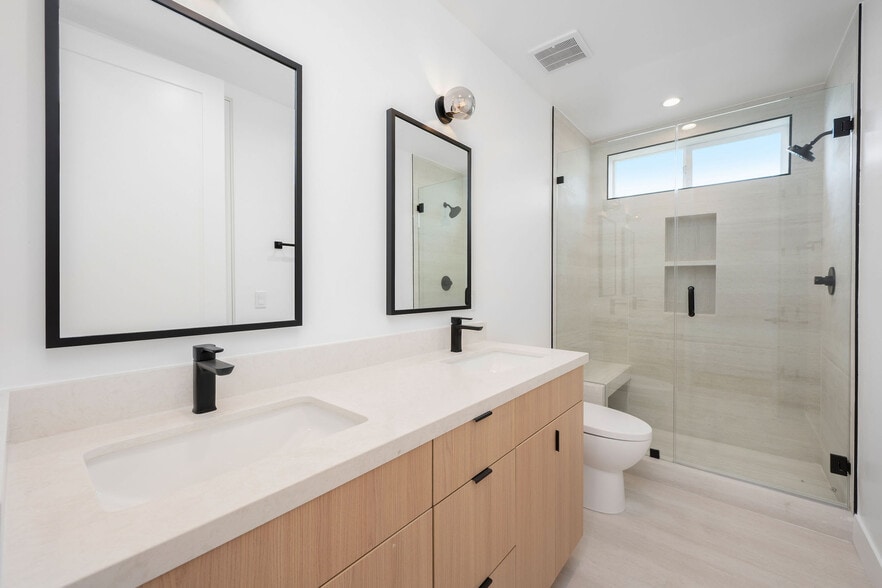 5248 Auckland Ave, North Hollywood, CA for sale - Interior Photo - Image 3 of 7