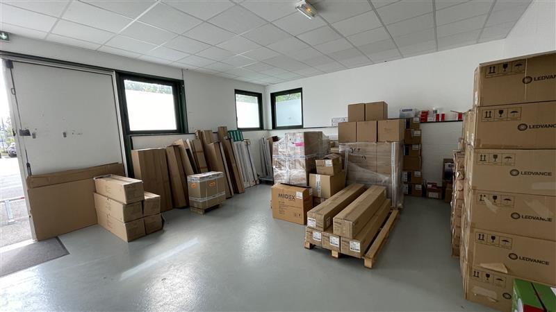 Flex in Lognes for lease - Interior Photo - Image 3 of 6