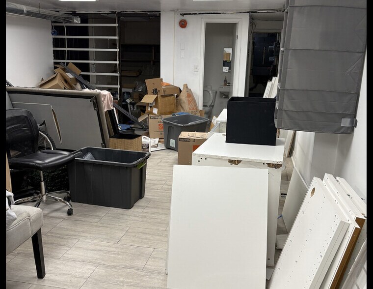 404 Spadina Ave, Toronto, ON à louer - Photo du bâtiment - Image 3 de 4