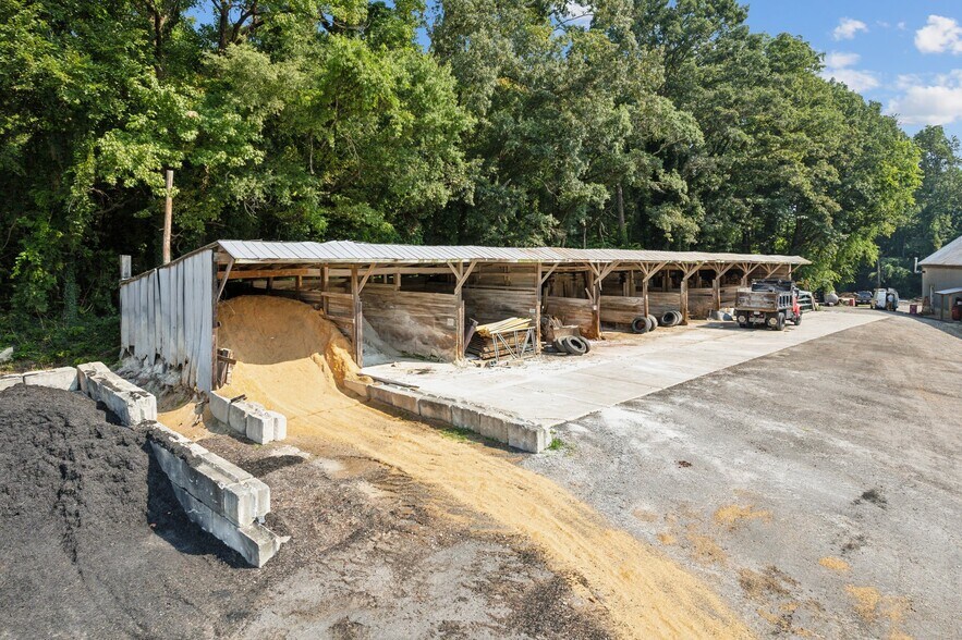 14417 Courthouse Rd, Dinwiddie, VA à vendre - Photo du bâtiment - Image 2 de 25