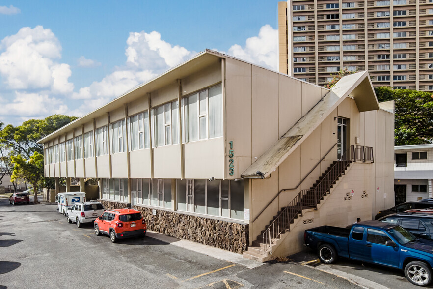 1523 Kalakaua Ave, Honolulu, HI for lease - Building Photo - Image 1 of 2