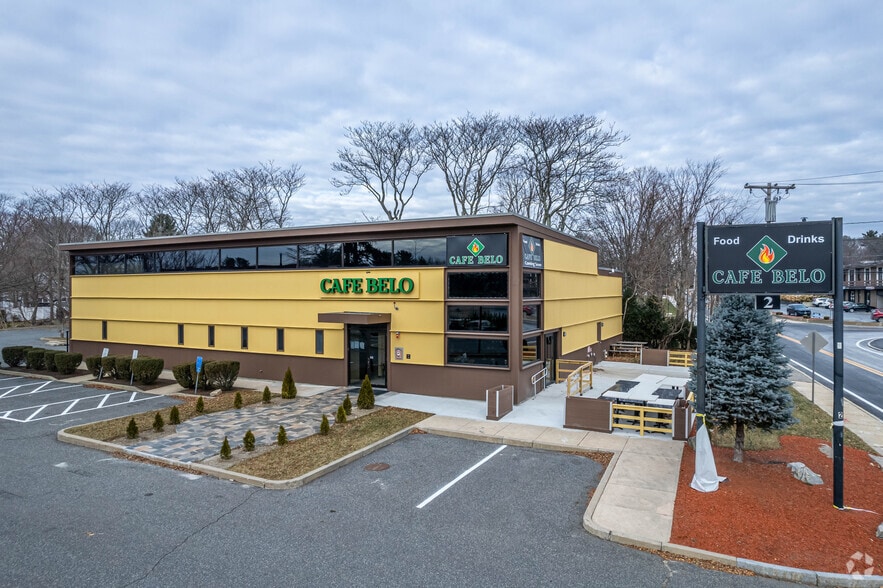 Restaurant Bldg for Sale in Metrowest Area, Framingham, MA à vendre - Photo du bâtiment - Image 2 de 5
