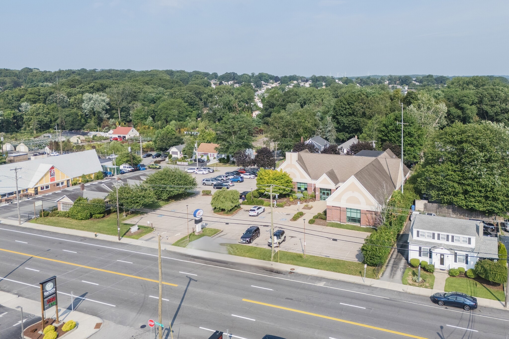 1035-1039 Reservoir Ave, Cranston RI portfolio of 2 properties for sale on LoopNet.ca Building Photo- Image 1 of 24
