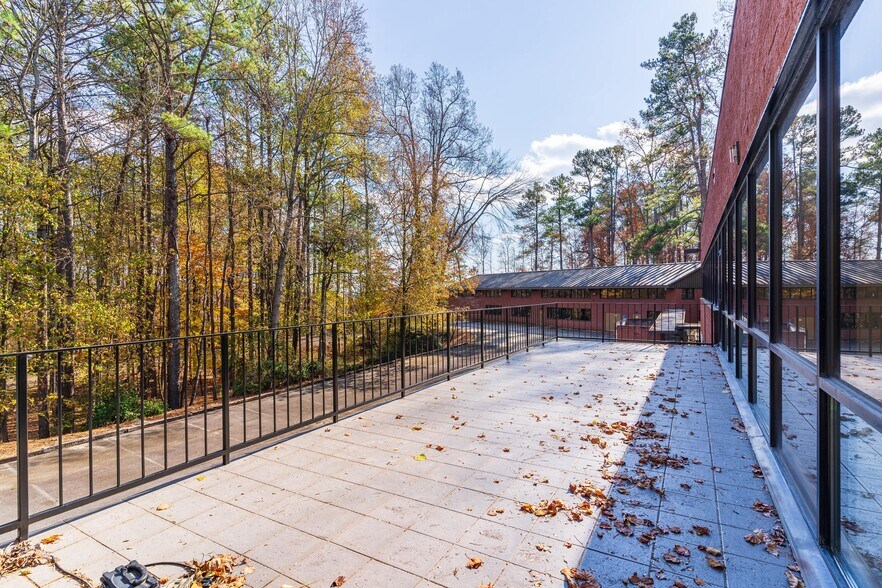 11420 Johns Creek Pky, Duluth, GA à louer - Photo du bâtiment - Image 3 de 21