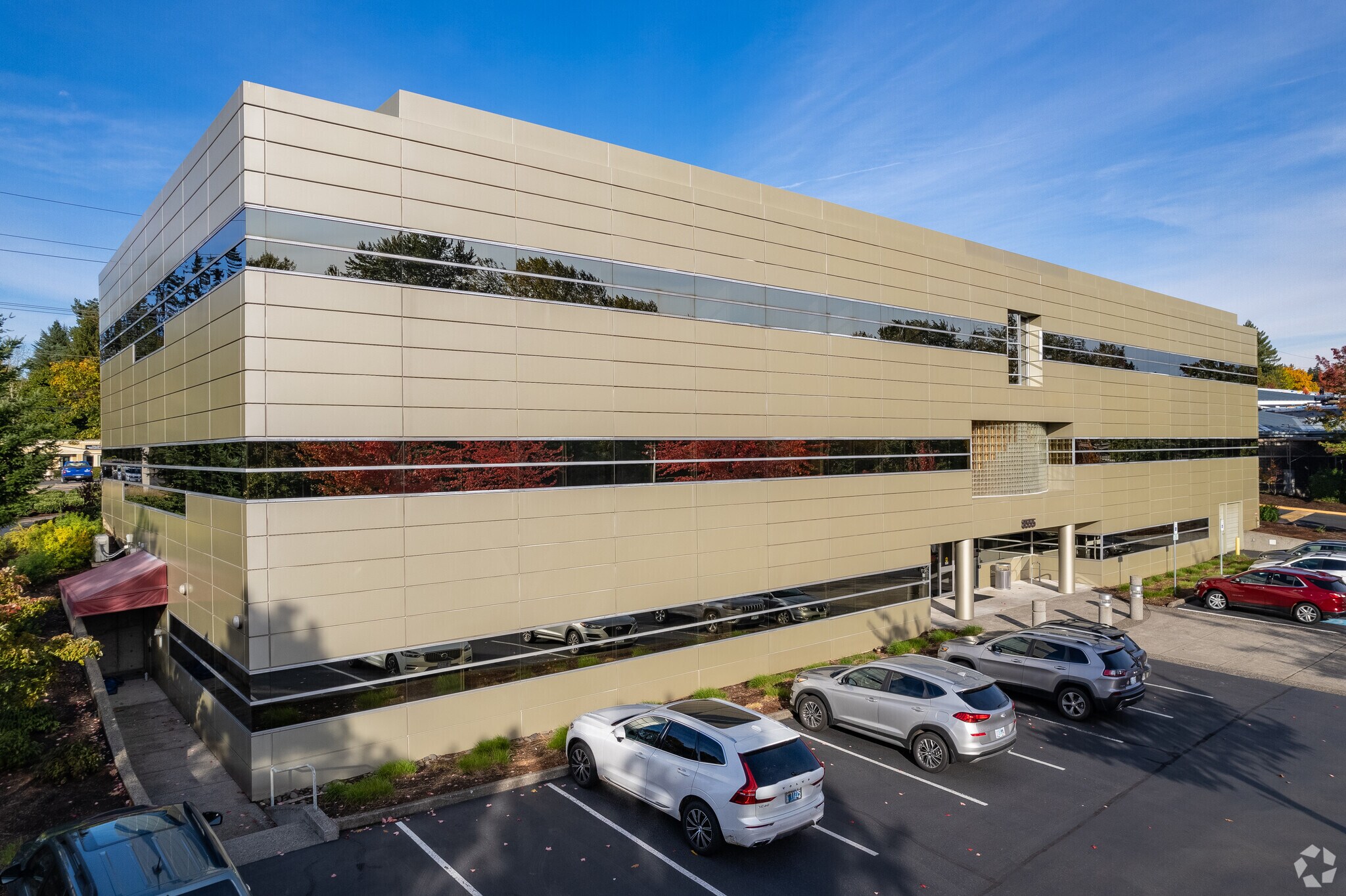 8555 SW Apple Way, Portland, OR à louer Photo principale- Image 1 de 9