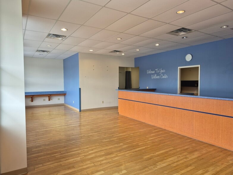 942 Cherry St, Blanchester, OH for lease - Interior Photo - Image 3 of 35