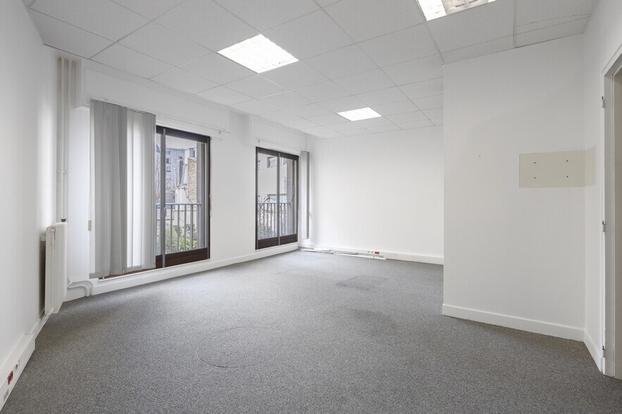 Office in Paris for lease - Building Photo - Image 2 of 9
