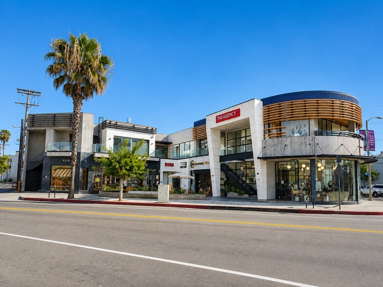 12080 Ventura Pl, Studio City, CA à louer - Photo du bâtiment - Image 1 de 5
