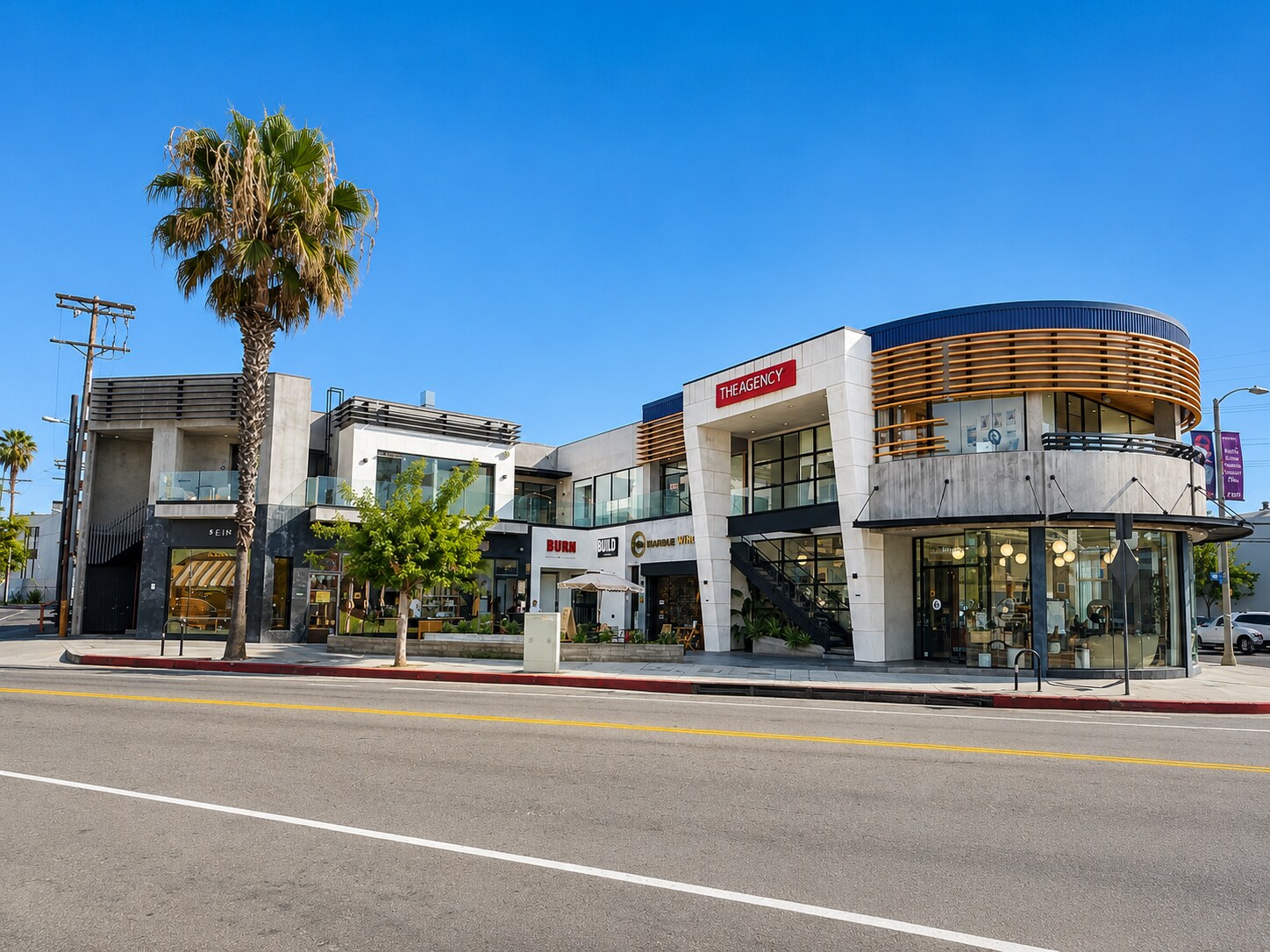 12080 Ventura Pl, Studio City, CA à louer Photo du bâtiment- Image 1 de 6