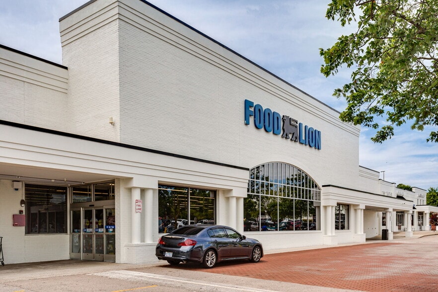 1121 Falls River Ave, Raleigh, NC for lease - Building Photo - Image 2 of 6