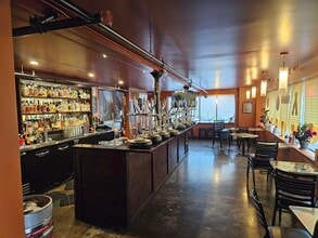 3434 NE Sandy Blvd, Portland, OR for lease Interior Photo- Image 2 of 6