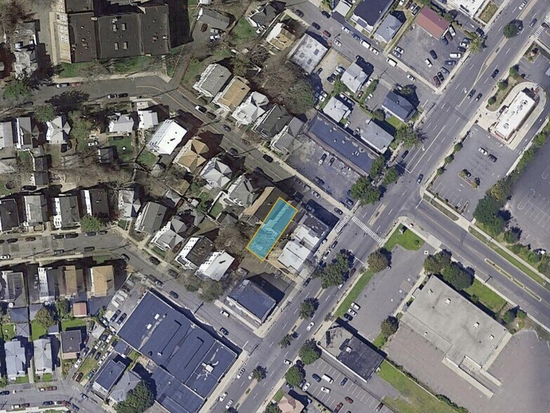 25 Whittier St, Bridgeport, CT à vendre - Photo principale - Image 1 de 1