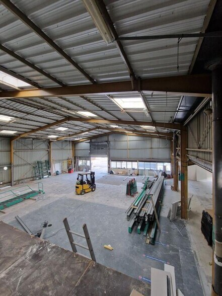 Office in SAINT-OUEN-L'AUMONE for lease - Building Photo - Image 3 of 9