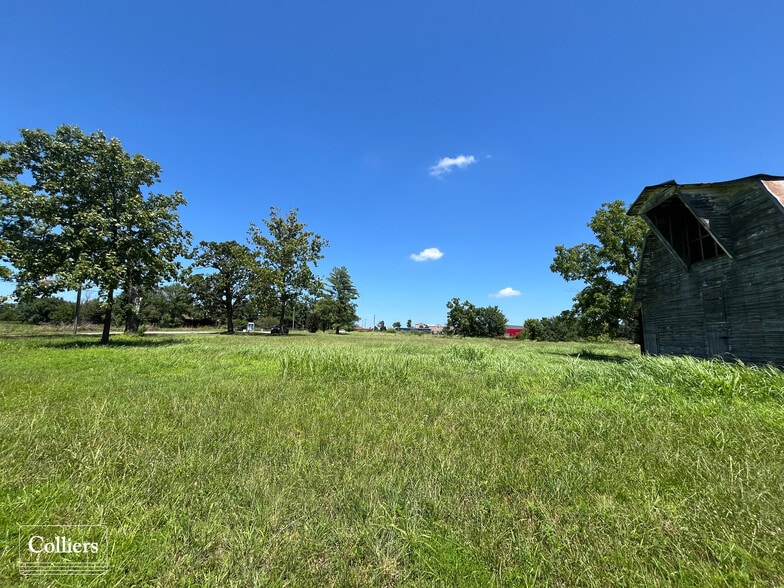 1501 Rainbow Rd, Rogers, AR for sale - Building Photo - Image 2 of 8