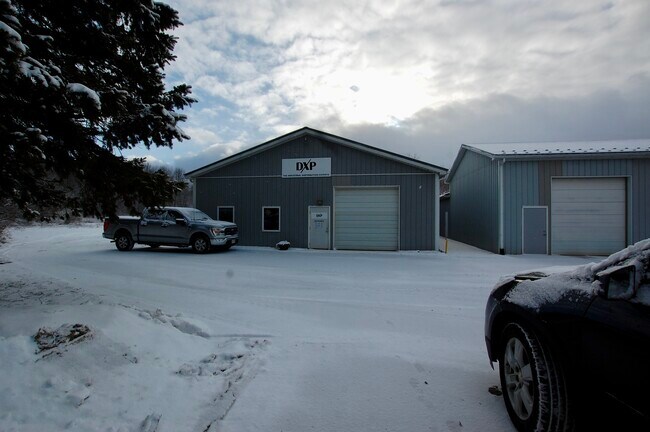 Plus de détails pour 35 Anderson Ave, Falconer, NY - Flex à vendre