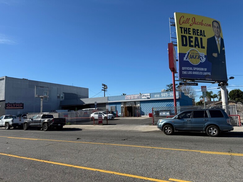 6323-6331 Colfax Ave, North Hollywood, CA à vendre - Photo du bâtiment - Image 3 de 11