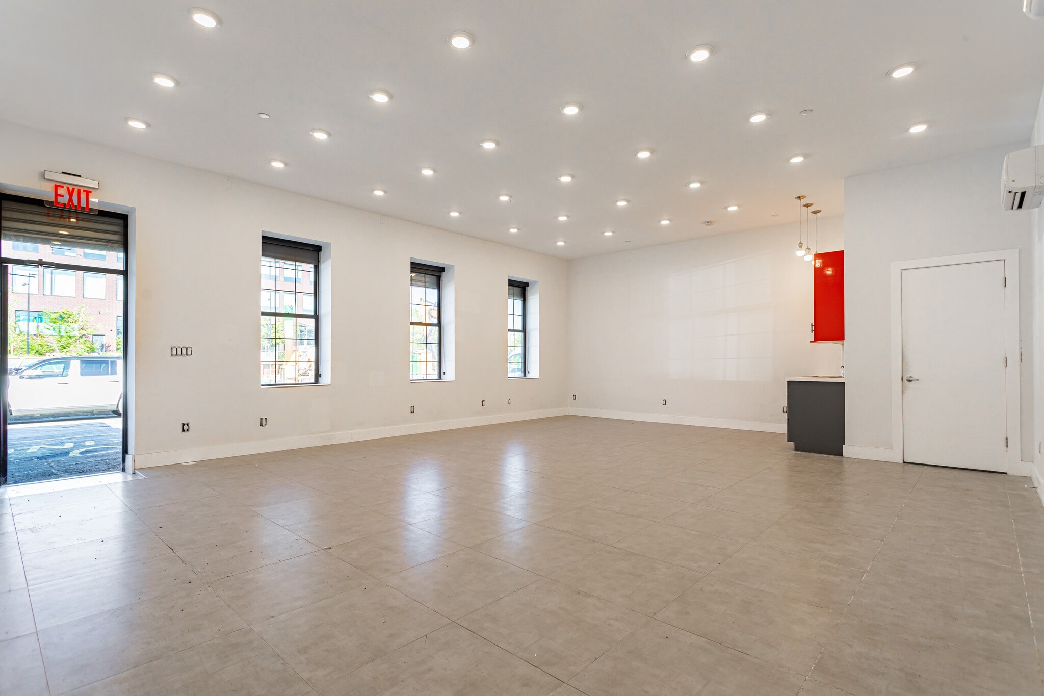 51-69 9th St, Brooklyn, NY for lease Interior Photo- Image 1 of 8