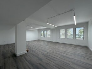 105 S Narcissus Ave, West Palm Beach, FL for lease Interior Photo- Image 1 of 3