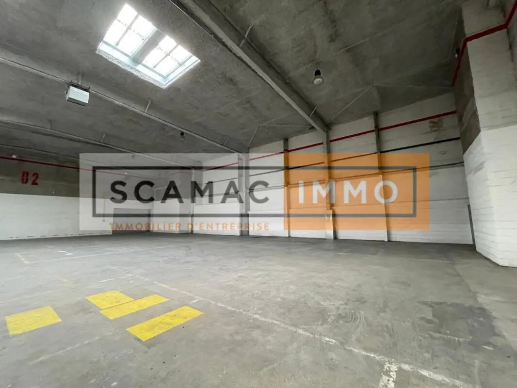 Office in Paris for lease Interior Photo- Image 1 of 12