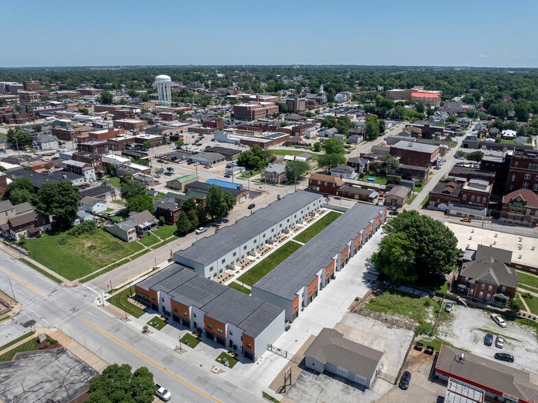 201 S 8th St, Quincy, IL à vendre - Photo du bâtiment - Image 3 de 36