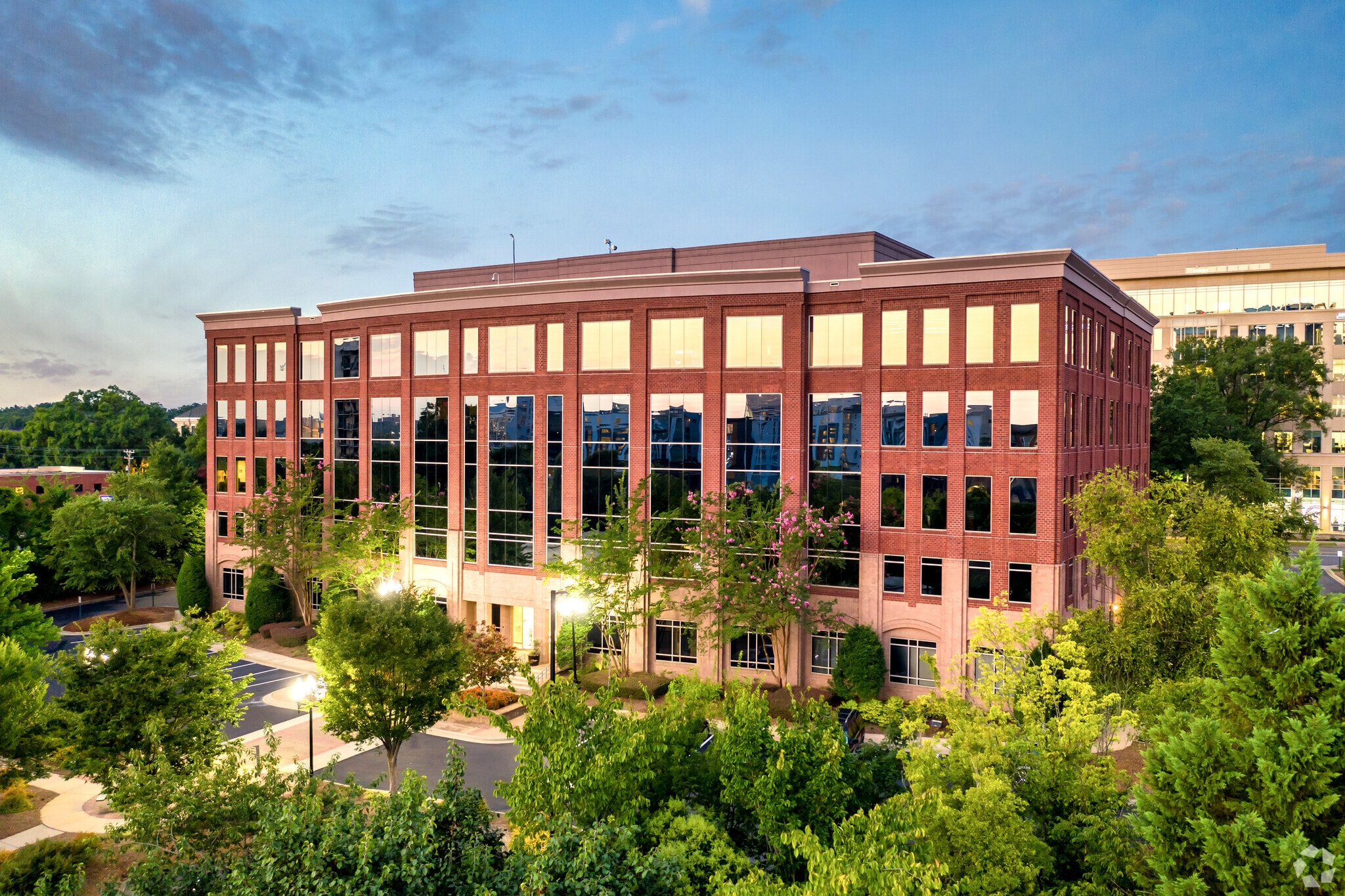 521 E Morehead St, Charlotte, NC for lease Primary Photo- Image 1 of 18