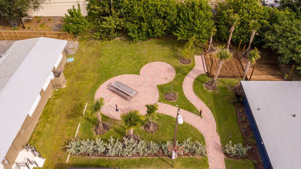 1811 S Orlando Ave, Cocoa Beach, FL à vendre - Autre - Image 3 de 12