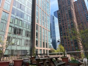 525 W 29th St, New York, NY for lease Interior Photo- Image 2 of 15