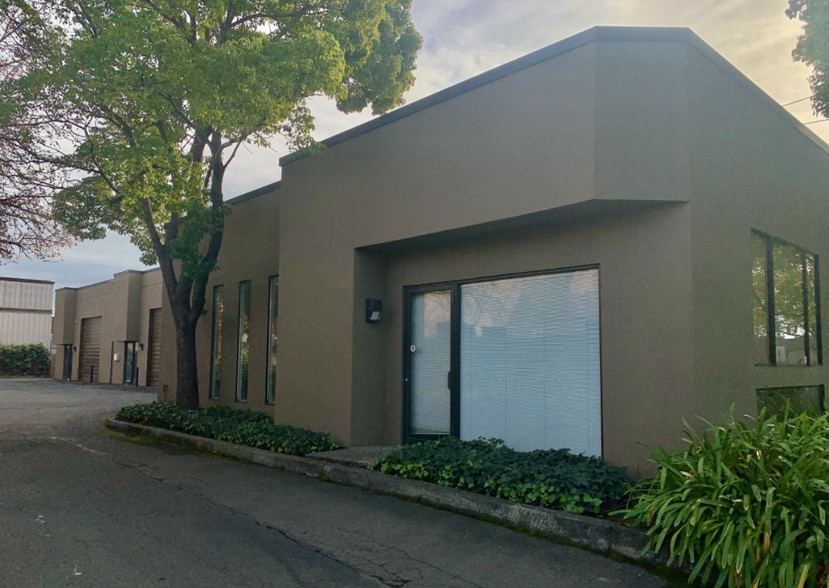 3222 Airway Dr, Santa Rosa, CA for lease - Building Photo - Image 2 of 7