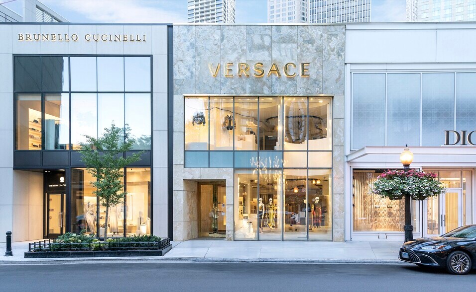 933-935 N Rush St, Chicago, IL for lease - Building Photo - Image 1 of 3