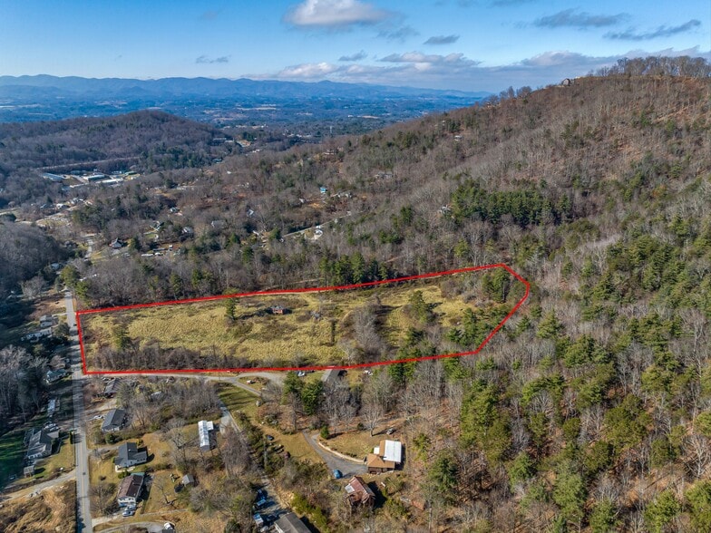 300 Baird Cove Rd, Asheville, NC à vendre - Photo du bâtiment - Image 3 de 41