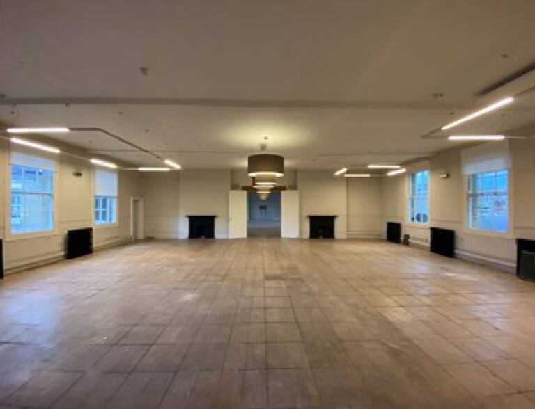 250-250A Kings Rd, London for lease - Interior Photo - Image 2 of 3