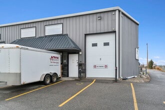 30 Griffin Ind Pt, Cochrane, AB for lease Building Photo- Image 1 of 2