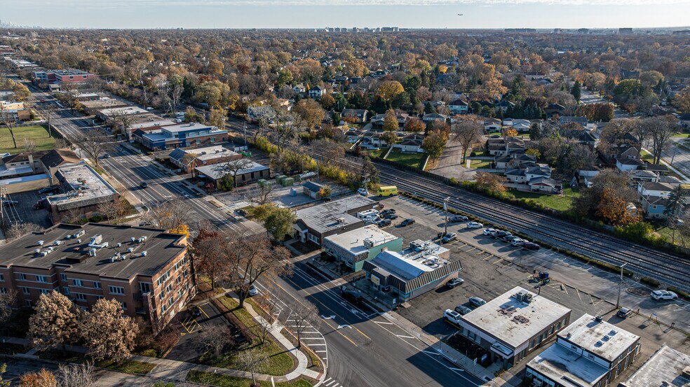 912 Busse Hwy, Park Ridge, IL à louer - Aérien - Image 2 de 21