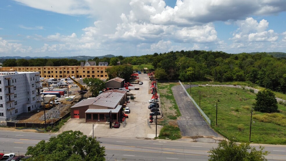 1402 Dickerson Pike, Nashville, TN for lease - Aerial - Image 2 of 4