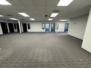 2501 Westown Pky, West Des Moines, IA for lease Building Photo- Image 2 of 13