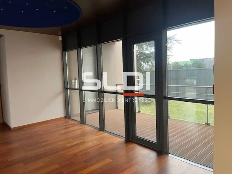 Office in Rillieux-la-Pape for lease - Interior Photo - Image 3 of 16
