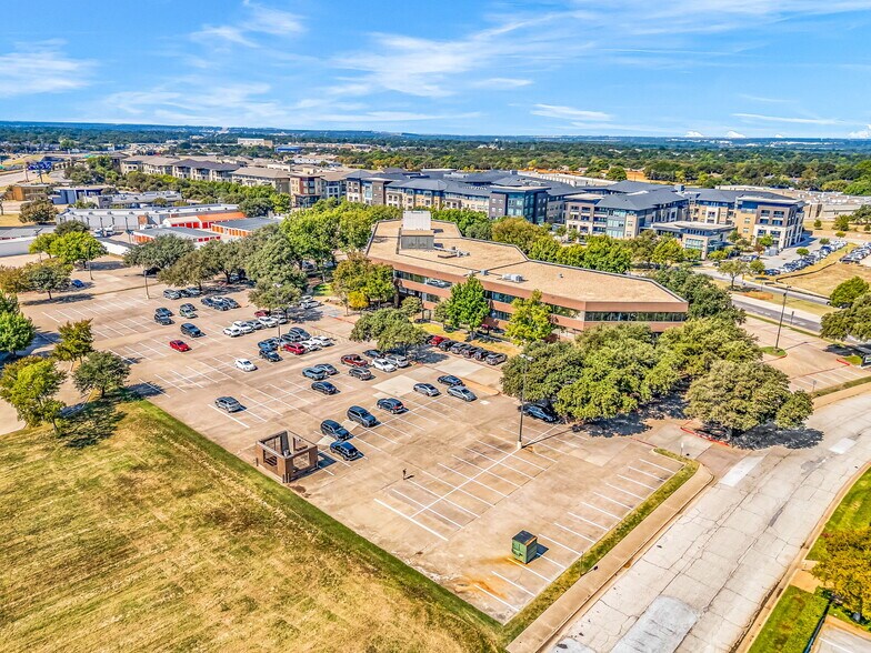 524 E Lamar Blvd, Arlington, TX à vendre - Photo du bâtiment - Image 2 de 10