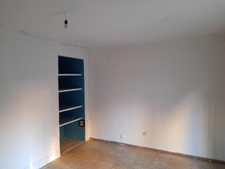 Retail in Cáceres for sale - Building Photo - Image 1 of 7