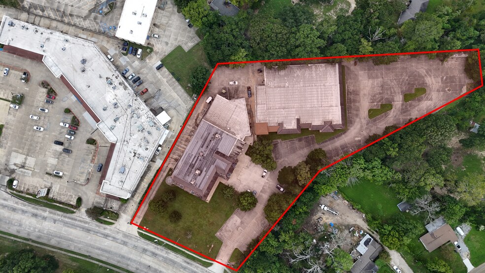 5330 Bluebonnet Rd, Baton Rouge, LA à vendre - Photo du bâtiment - Image 2 de 14