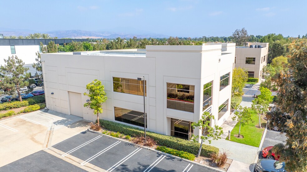59 Peters Canyon Rd, Irvine, CA à vendre - Photo du bâtiment - Image 2 de 34