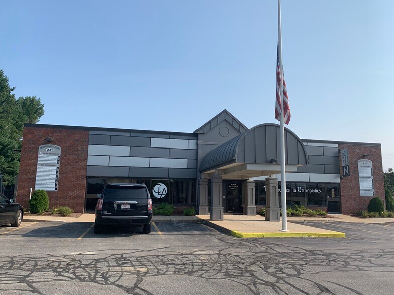 231 Sutton St, North Andover, MA à vendre - Photo du bâtiment - Image 2 de 5