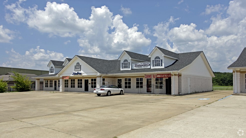 8505 Hixson Pike, Hixson, TN for lease - Primary Photo - Image 3 of 18
