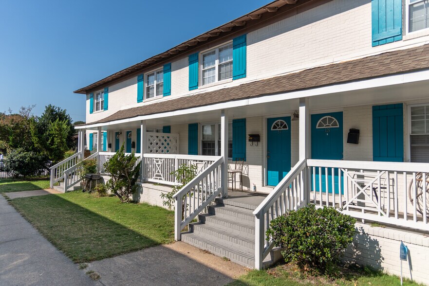 831 W Ocean View Ave, Norfolk, VA à vendre - Photo du bâtiment - Image 2 de 22