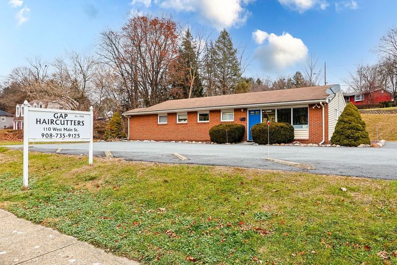 110 W Main St, Clinton Township, NJ à vendre - Photo du bâtiment - Image 3 de 17