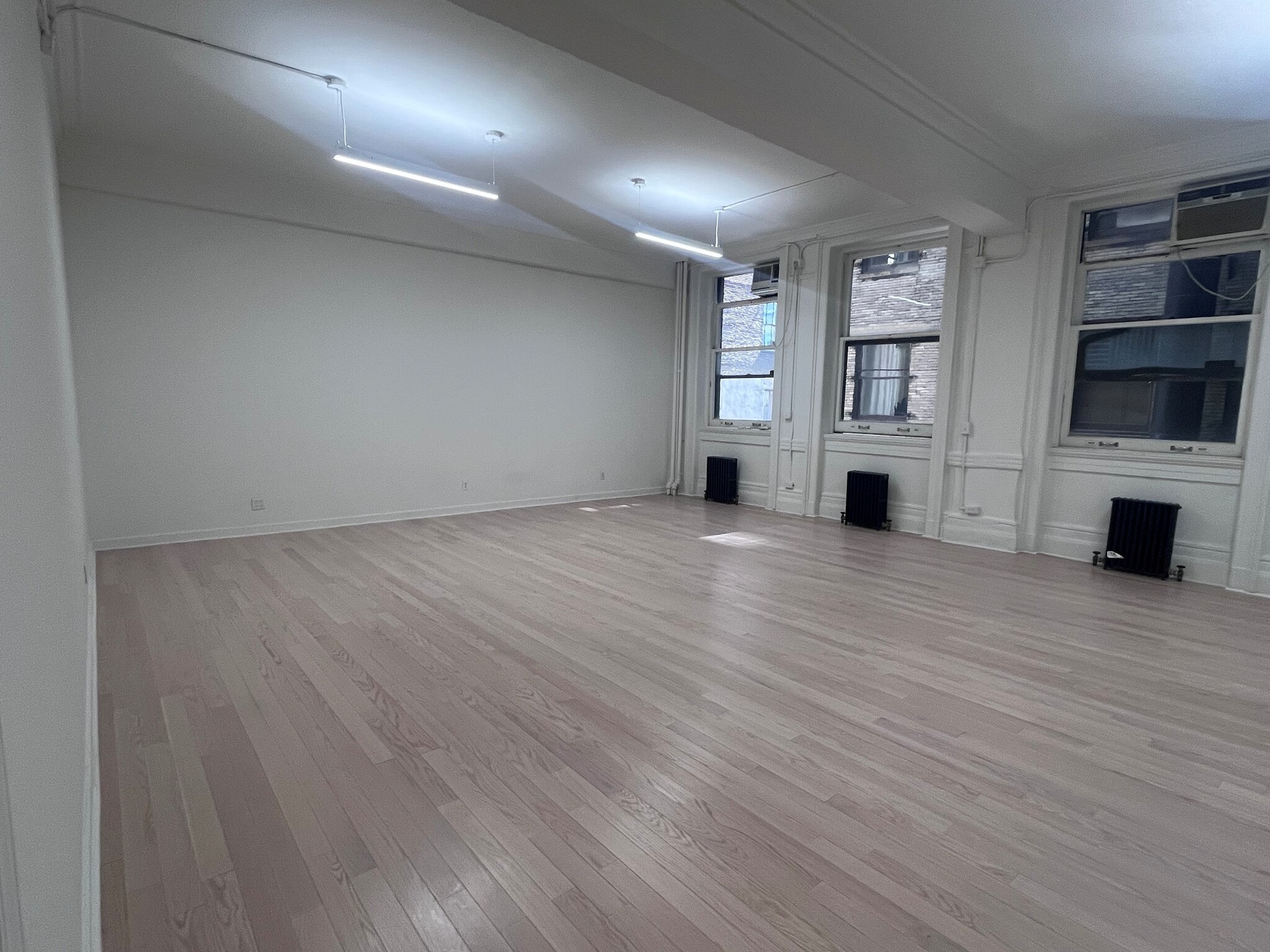 1123 Broadway, New York, NY for lease Interior Photo- Image 1 of 3